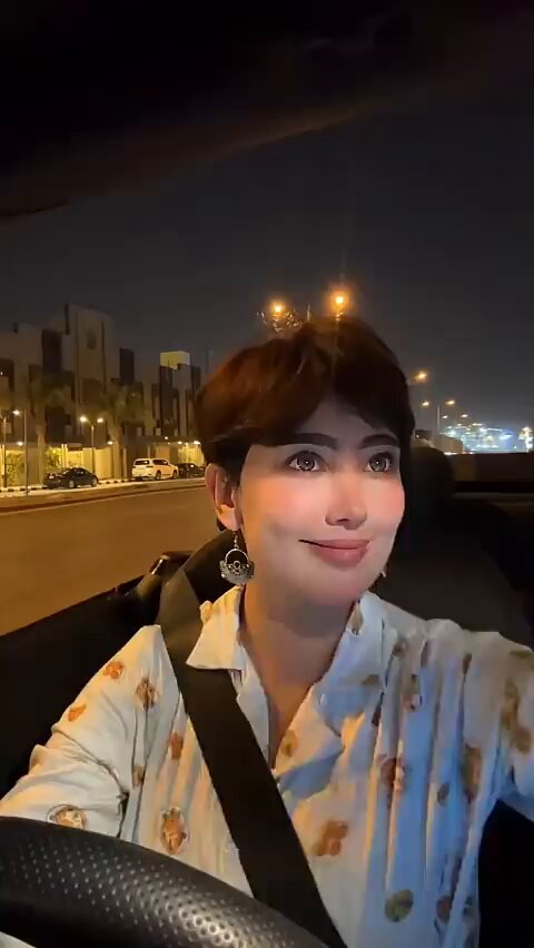 منو يطلع اناوياه 🙊🤭