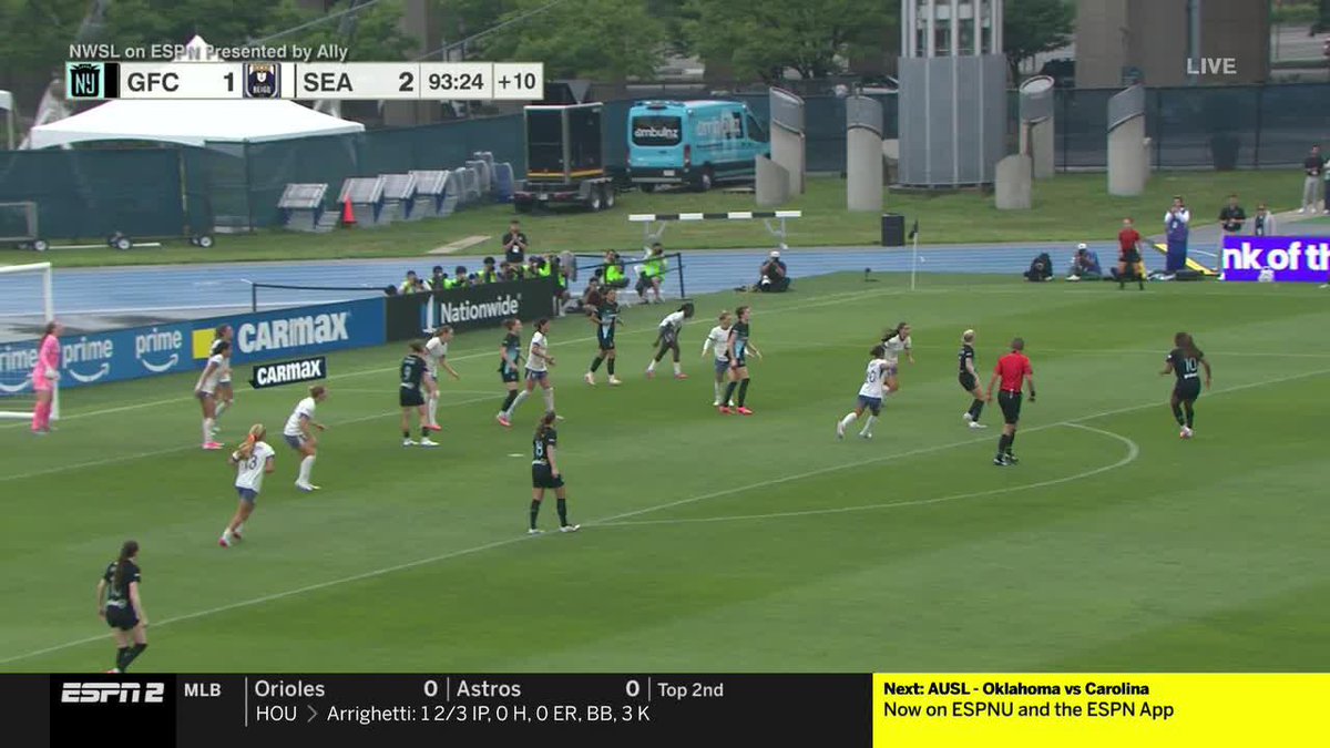 SAM KERR ➡️ ROSE LAVELLE 💰 What a goal to seal the win in stoppage time 🔥