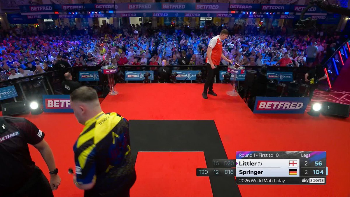 SPRINGER LEADS AT THE BREAK! Very bright start on debut for Niko Springer as he comes from 2-0 down to win three on the spin and lead at the break! 📺 #MatchplayDarts