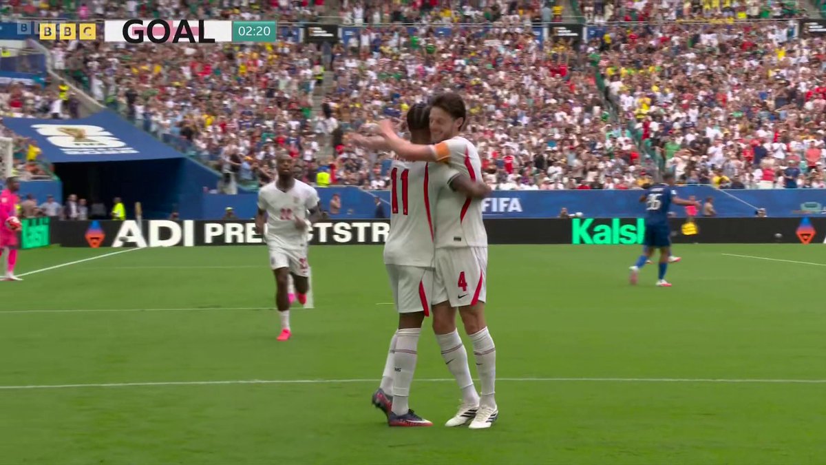 It's a quick start from England! 🦁⚡ Declan Rice fires home the opener in the third minute against France ⚽