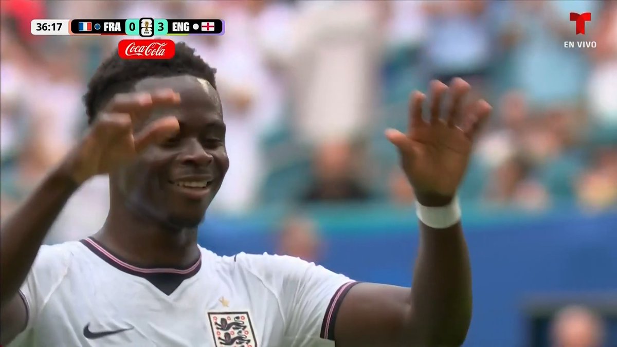 England keeps their foot on the gas as Arsenal’s Bukayo Saka buries it. 🔥 via Telemundo Deportes