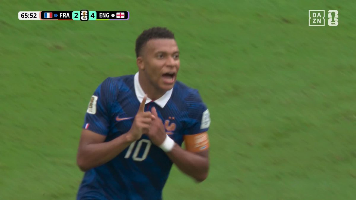 56年ぶりの偉業達成👑👏 🇫🇷エンバペが今大会10ゴール目🙌 史上4人目となるW杯1大会2桁ゴールを達成 🏆️#FIFAワールドカップ 3位決定戦 🆚フランス×イングランド 📱#DAZN 無料配信(登録不要) #本気で楽しむならDAZN コカ・コーラ