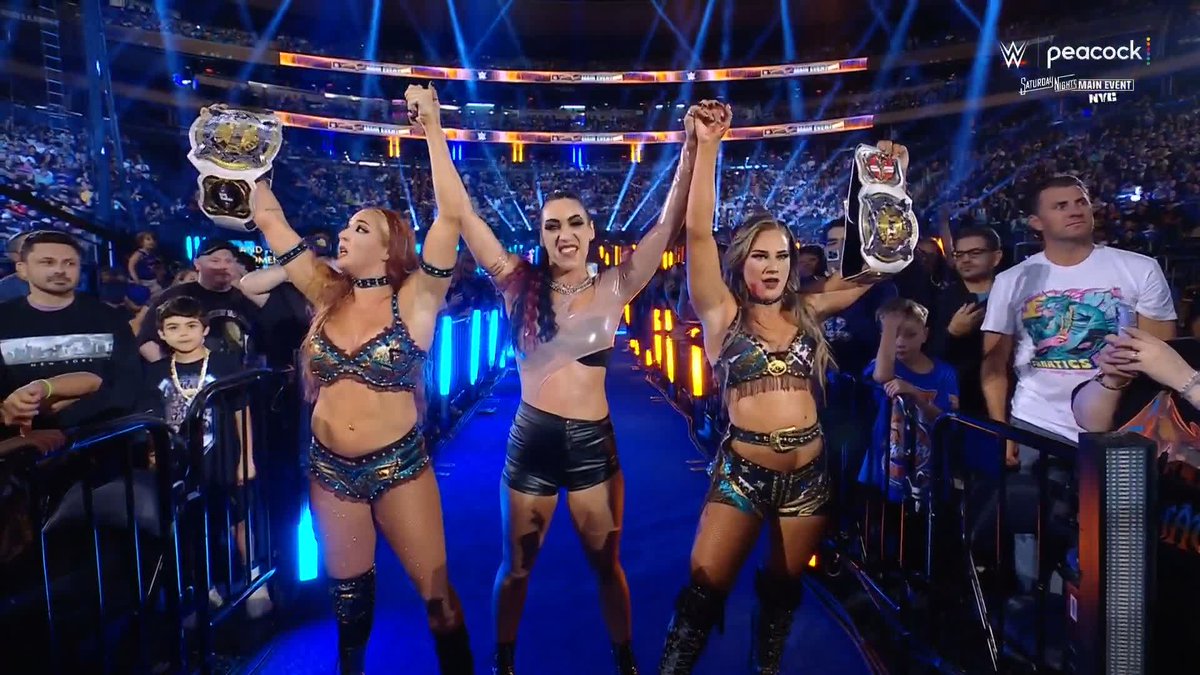 An unforgettable moment for Fatal Influence! 🙌 Lainey Reid | Jacy Jayne | Fallon Henley