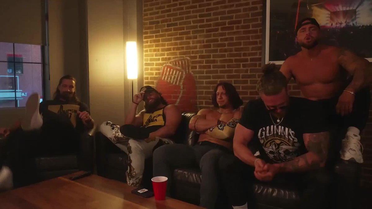 The Bang Bang Gang at full force has been a treat 💀 #AEWCollision