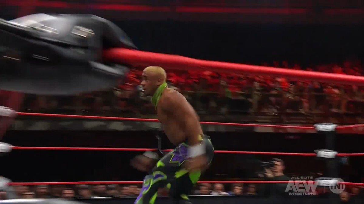 Remarkable back-to-back flying cutters from Myron Reed! Watch #AEWCollision on TNT &amp; HBO Max