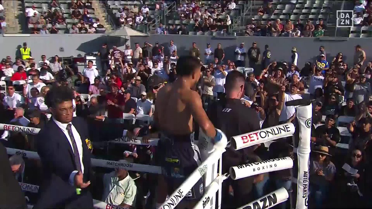 CHOP CHOP WITH THE LETHAL BODY SHOT ENDER!!! 🤯 #PachecoAleem | Live NOW on DAZN ▪️