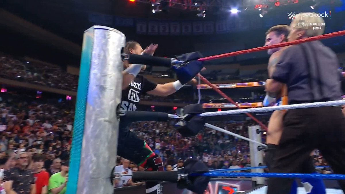 PUNK ABSOLUTELY ROCKED SAMI ZAYN HERE THIS WAS DEFINITELY A RECEIPT 😂 #SNME