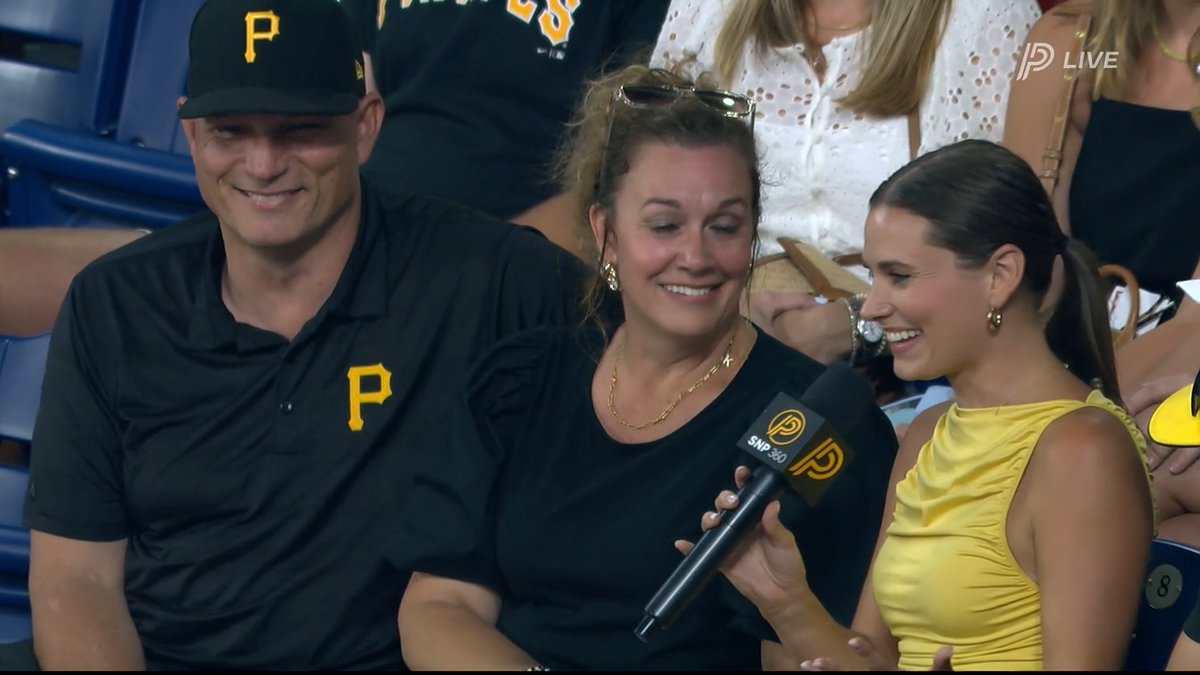 Khristian Curtis is well-represented in this ballpark tonight 💛🖤 His mom: "It's surreal to see his dream a reality tonight. All glory to God, that's all I can say." 🥹 🎤 Hannah Mears