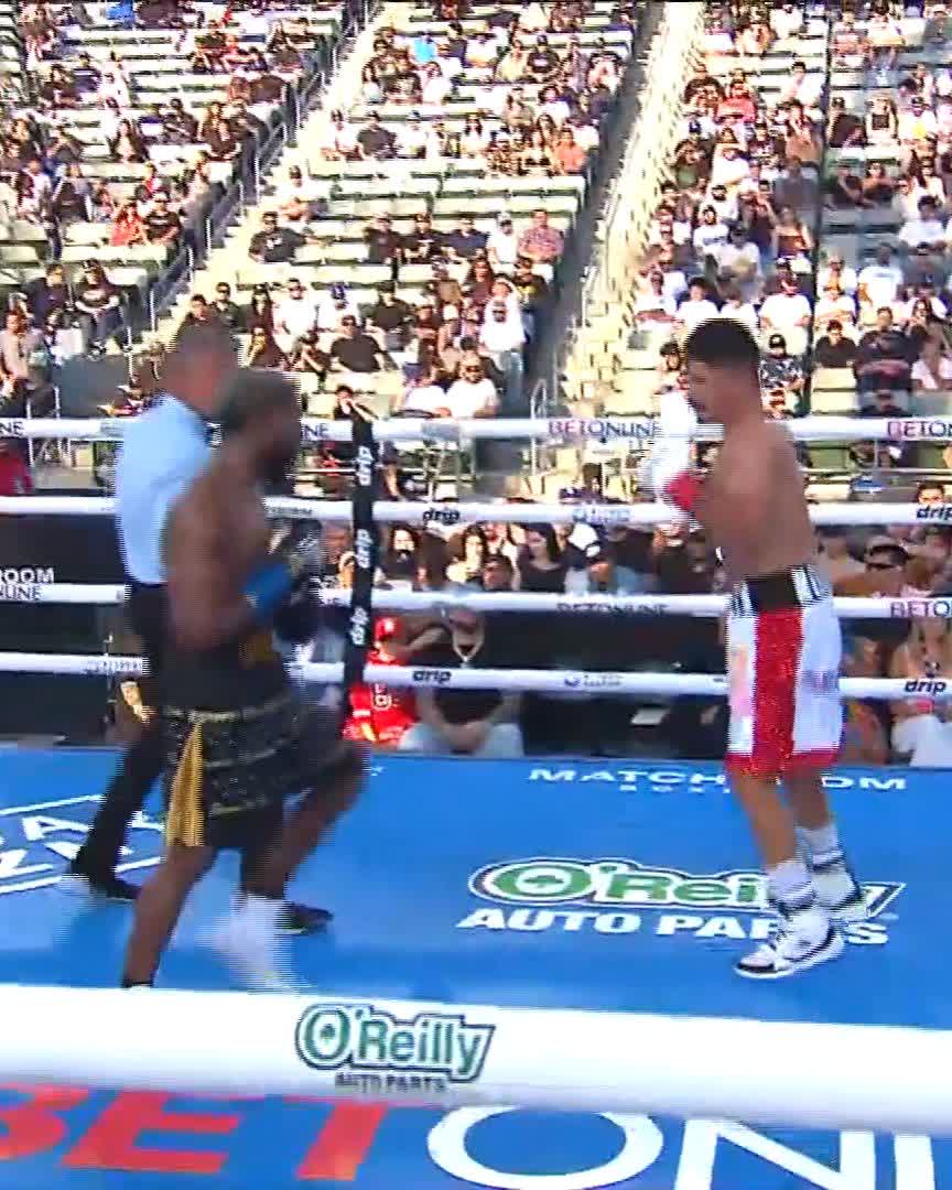 ON THE BELL! 🧨 #CruzMontoya #PachecoAleem