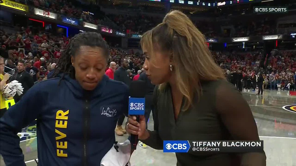 .Indiana Fever guard Kelsey Mitchell w/ Tiffany Blackmon heading into the 4th quarter