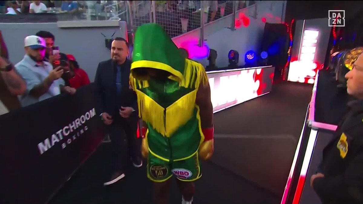 Aleem wants to pull the upset! Will he do it? ๐ #PachecoAleem | Live NOW on DAZN โช๏ธ