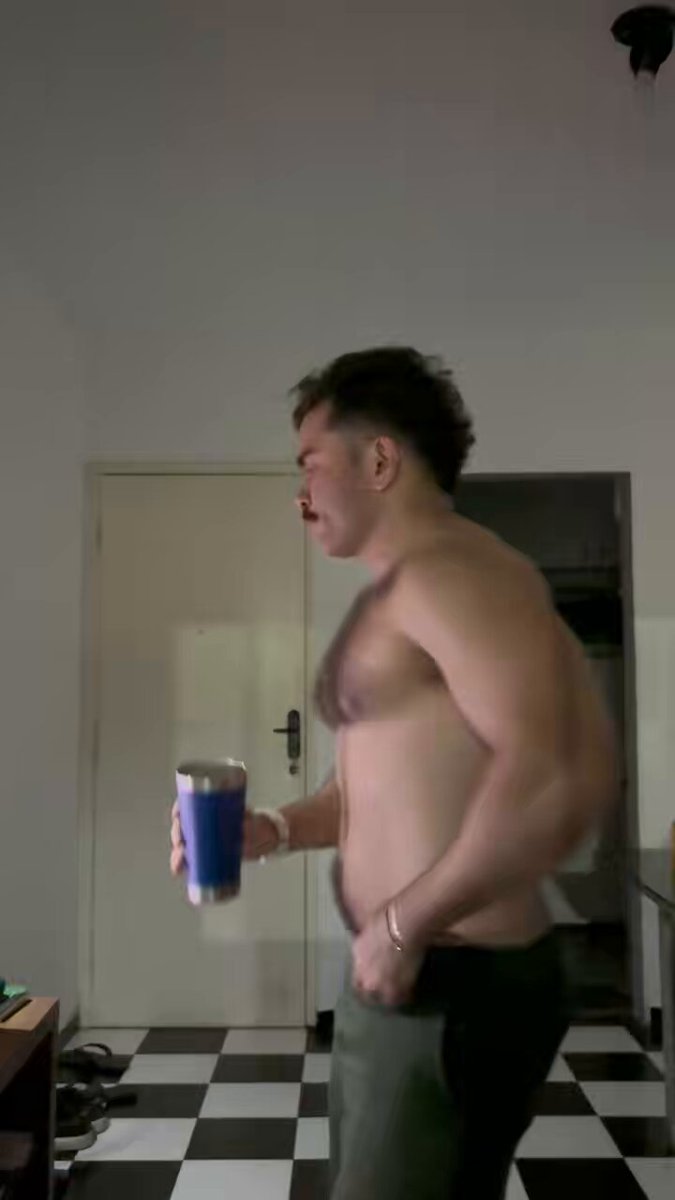 Preciso aprender a dançar🥹 A barriguinha q eu gosto.