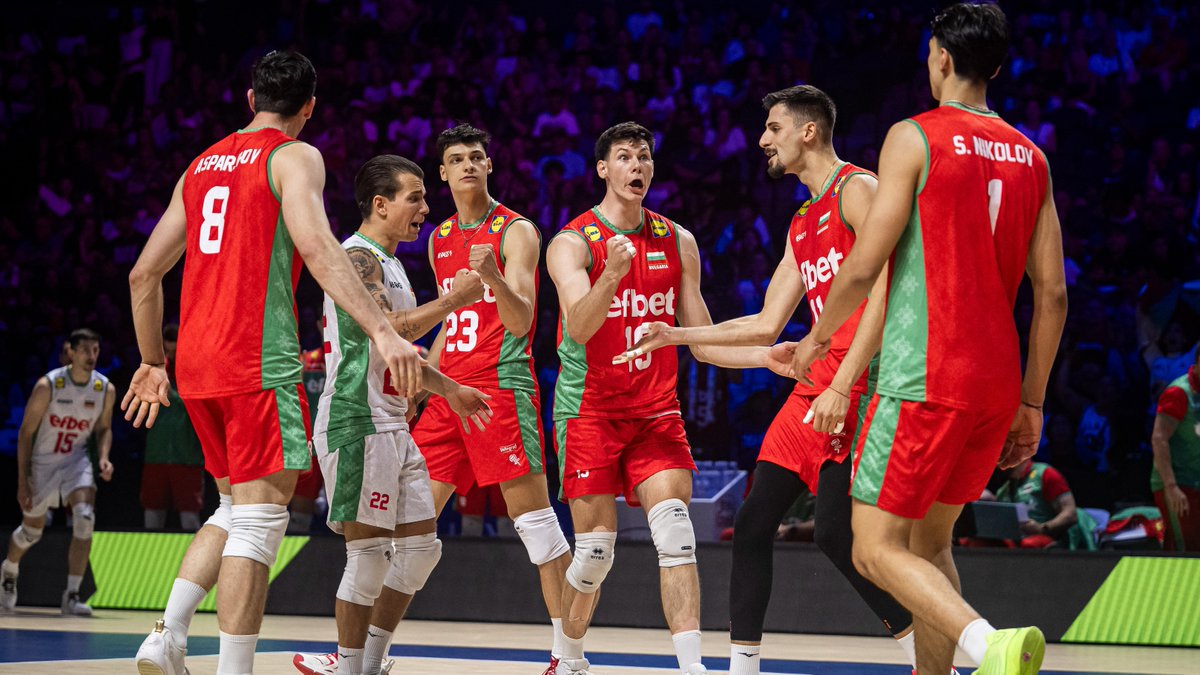 #VNL2026: A HUGE WIN FOR BULGARIA IN CHICAGO 🇧🇬🔥 In their first meeting since the World Championship quarterfinal 🏆, Bulgaria 🇧🇬 defeat USA 🇺🇸 again with a four-set victory that strengthens their push for a playoff place 🤩. With the crowd almost evenly split, Alex Nikolov 🇧🇬 delivers another major performance with 32 points. 📺 Watch the replay on VBTV: 🏐 #BePartOfTheGame #Volleyball
