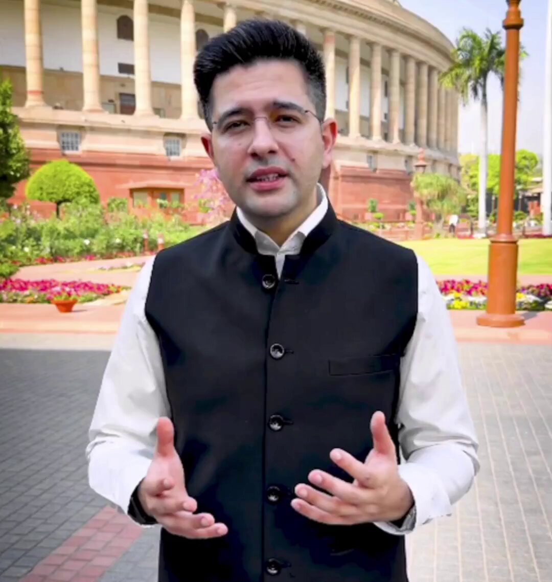 NEET paper leak : SILENT Sonam Wangchuk protest : SILENT Chandra chori : SILENT Ethanol blending : SILENT Fuel price rise : SILENT Infrastructure collapse : SILENT Dollar v Rupee : SILENT And this man was considered the loudest voice of people just a few months ago 🤣 He is the best example of what good PR machinery can do to polish anyone's image. Good that he's exposed after changing sides