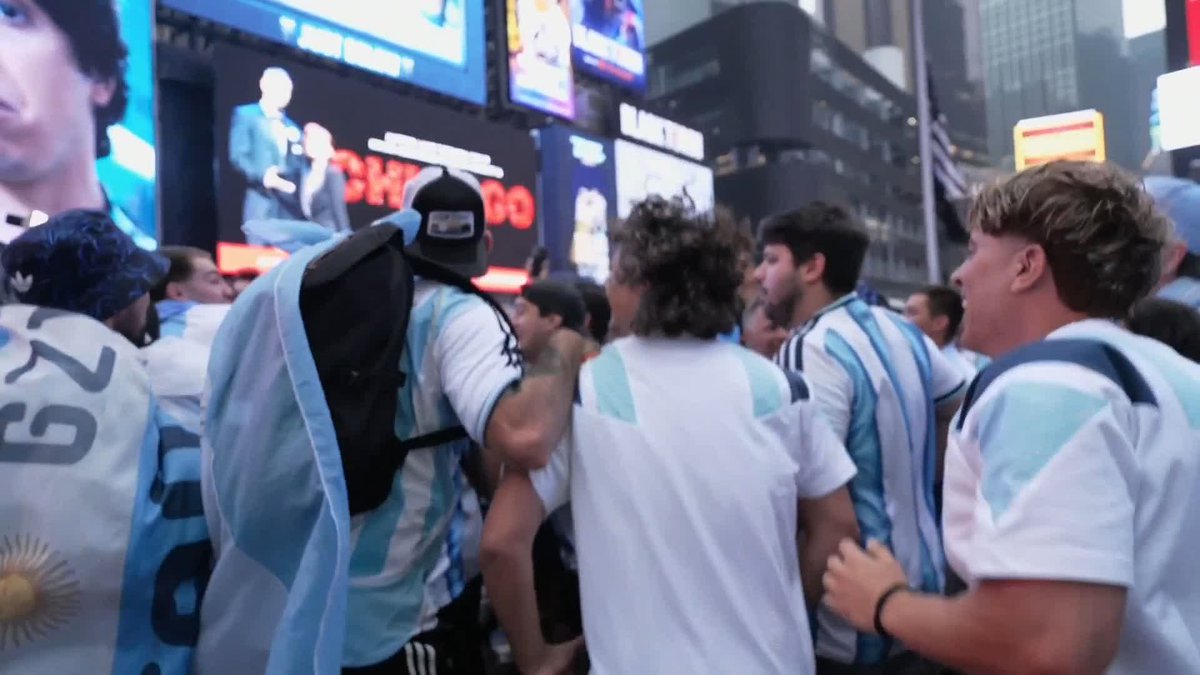 Argentina and Spain fans look ahead to today's World Cup final in New Jersey 🏆