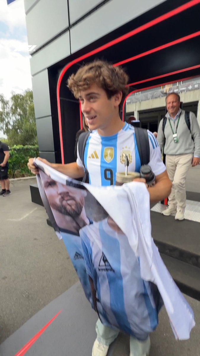 Franco reppin' Argentina on race day! 🇦🇷 #F1 #BelgianGP