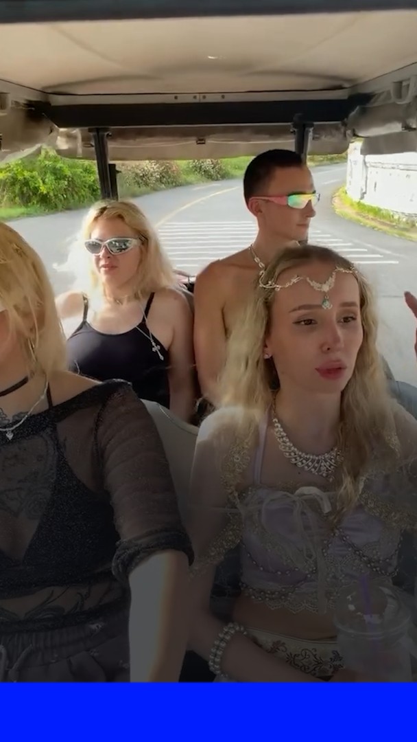 Elle veut aider son amie... mais oublie que c'est elle qui conduisait