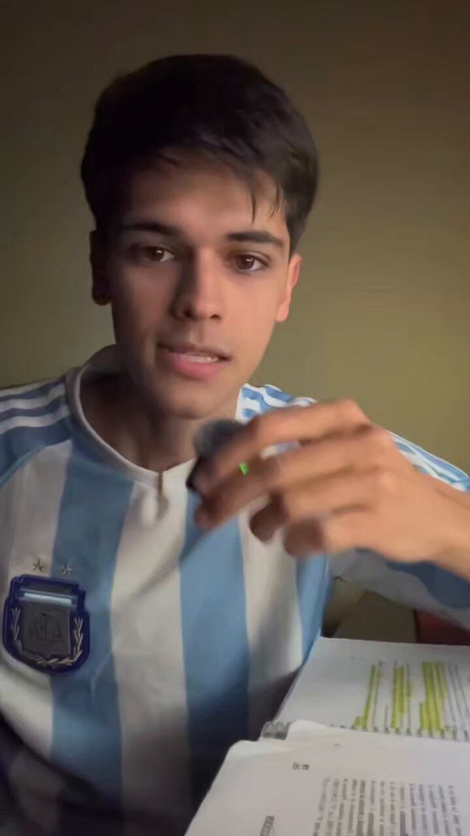 Sabías esto? El Historiador Antonio Dellepiane en 1929 escribió un poema aplicado a la intro de nuestro Himno N. En las escuelas como Catamarca, La Rioja y Santiago D.E, enseñaban a alumnos a "cantar" la intro y no quedarse en silencio antes de arrancar con el "¡Oíd, mortales!"