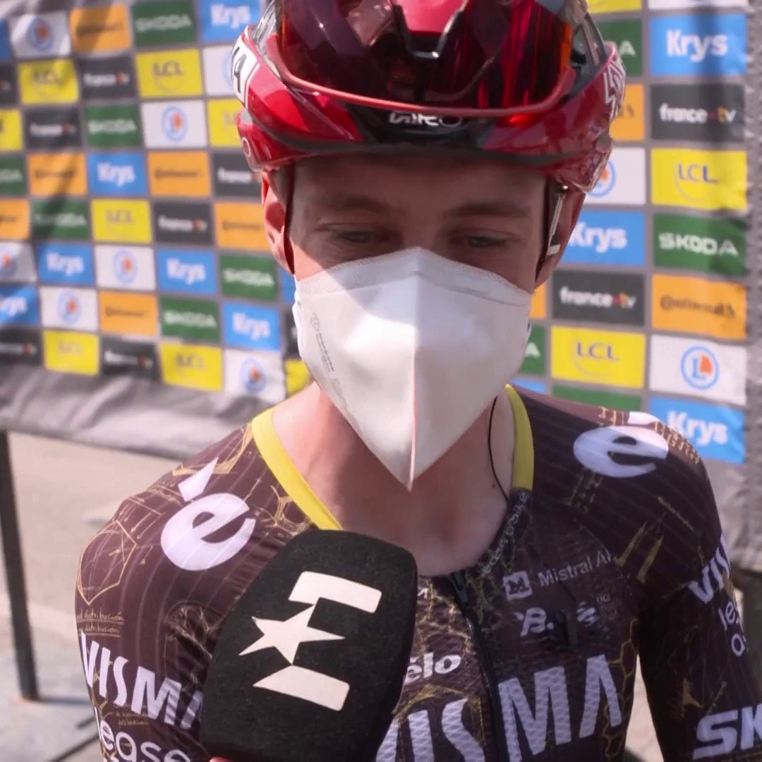 "Alguien llamó a mi puerta a las dos de la mañana" "Me sorprende mucho, está bien que hagan pruebas, pero cuando afectan al sueño y al rendimiento..." 🗣️ Vingegaard explica en Eurosport.es su noche más incómoda por un control antidopaje. #TDF2026