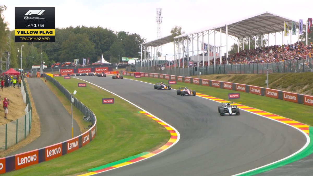 Here's what happened to Russell on the opening lap 🎥 Contact between the Mercedes driver and Hamilton 👀 #F1 #BelgianGP