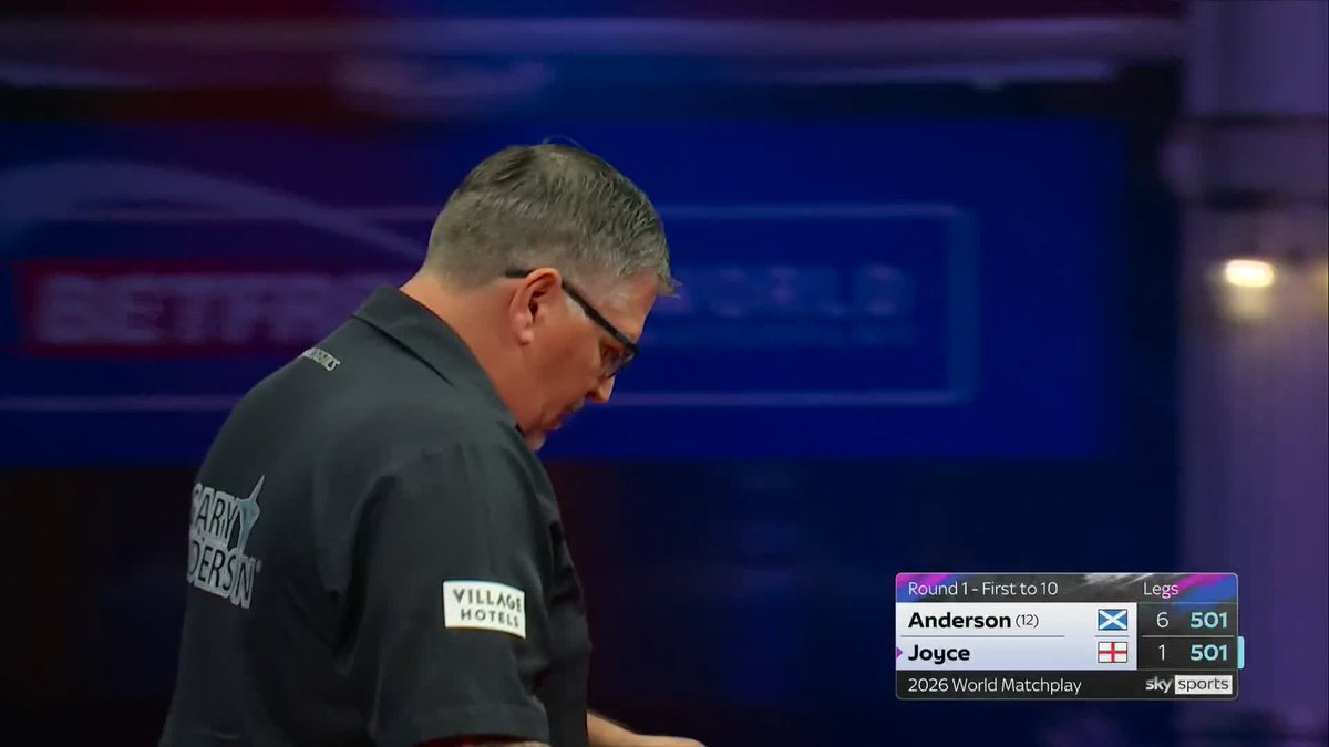 TEN-DARTER FROM ANDO! This is a darting masterclass! 😍 Gary Anderson is averaging over 111, as he fires in a magical ten-dart leg to lead Ryan Joyce 6-1! 📺 #MatchplayDarts