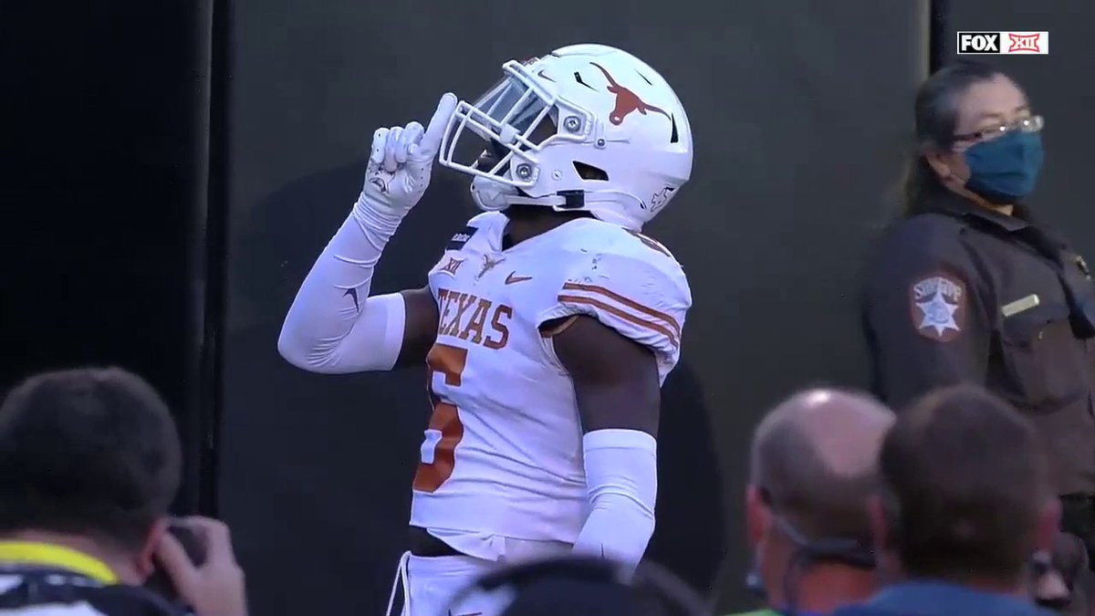 Bijan Robinson with an electric play! 🤘🏾