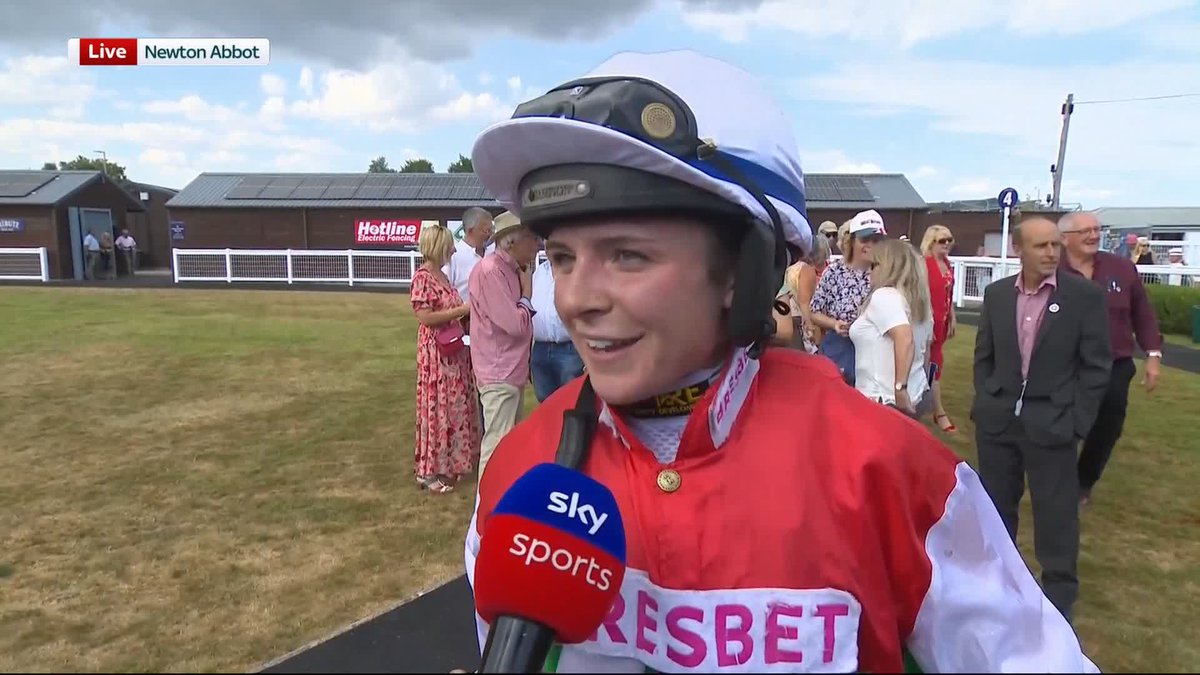 "Sometimes I get a bit of stick off the lads... I don't care, I don't listen to them!" A great chat with a very honest Fern O’Brien after success at Newton Abbot Races...