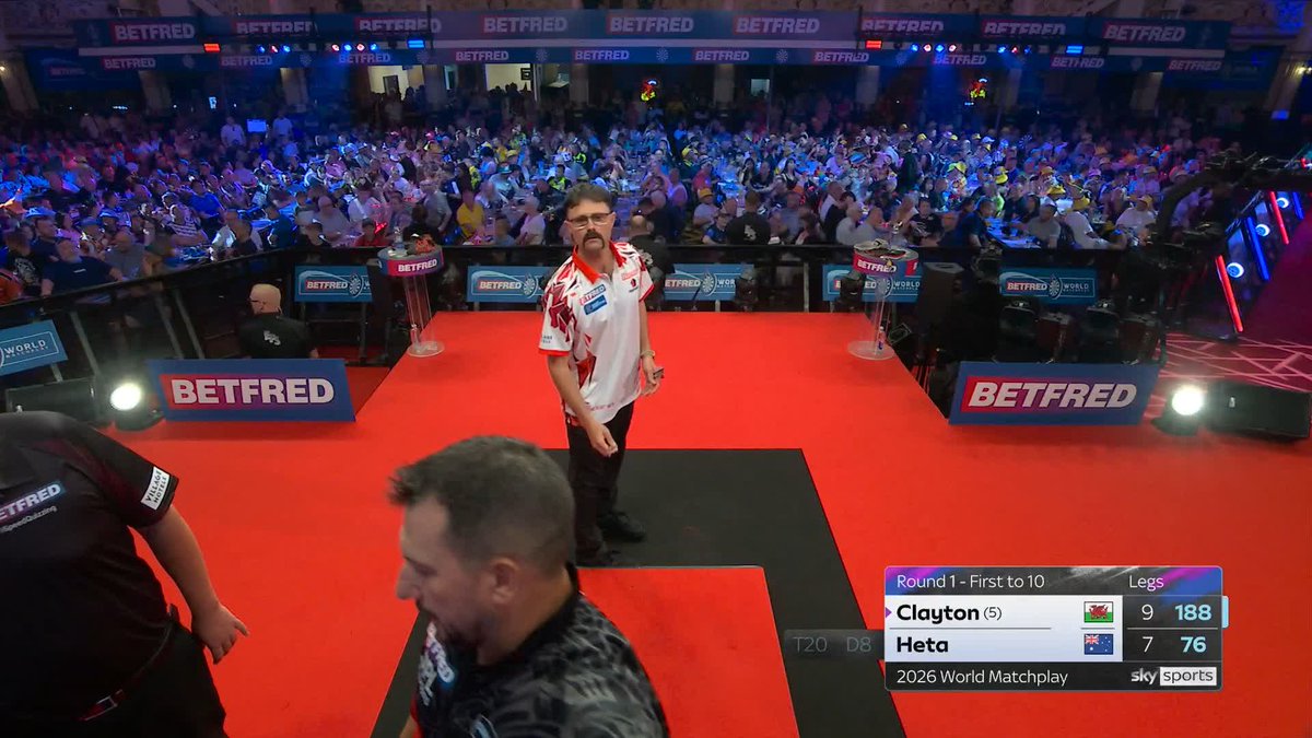 WHAT A SHOT TO WIN IT 🔥 Jonny Clayton with a stunning 144 checkout to see off Damon Heta 10-7 and reach Round Two! 📺 #MatchplayDarts
