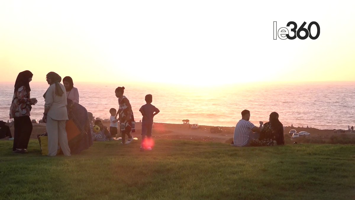 À Rabat, la corniche reliant Harhoura attire une foule de visiteurs au coucher du soleil