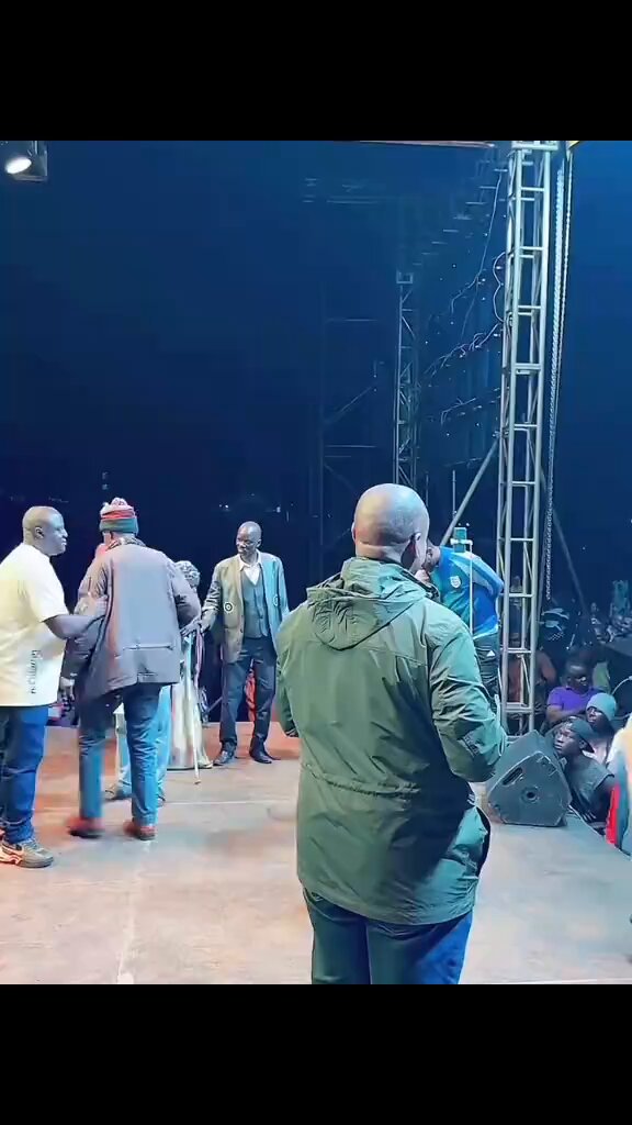 Residents of Mbale District , thank you last night for turning up in large numbers for the Expose the corrupt (Baraza ).