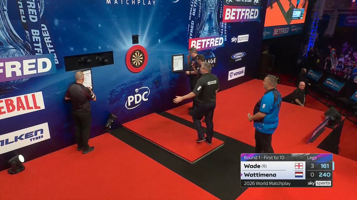 116 FROM WADE! James Wade sitting pretty at 4-0 as he fires a 116 checkout to further increase his lead! 📺 #MatchplayDarts