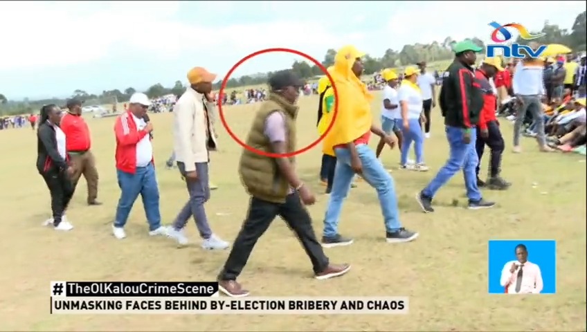 NTV unmasks the 'sling bag man' in the UDA campaign trail in Ol Kalou. #TheOlKalouCrimeScene Ibrahim Karanja.