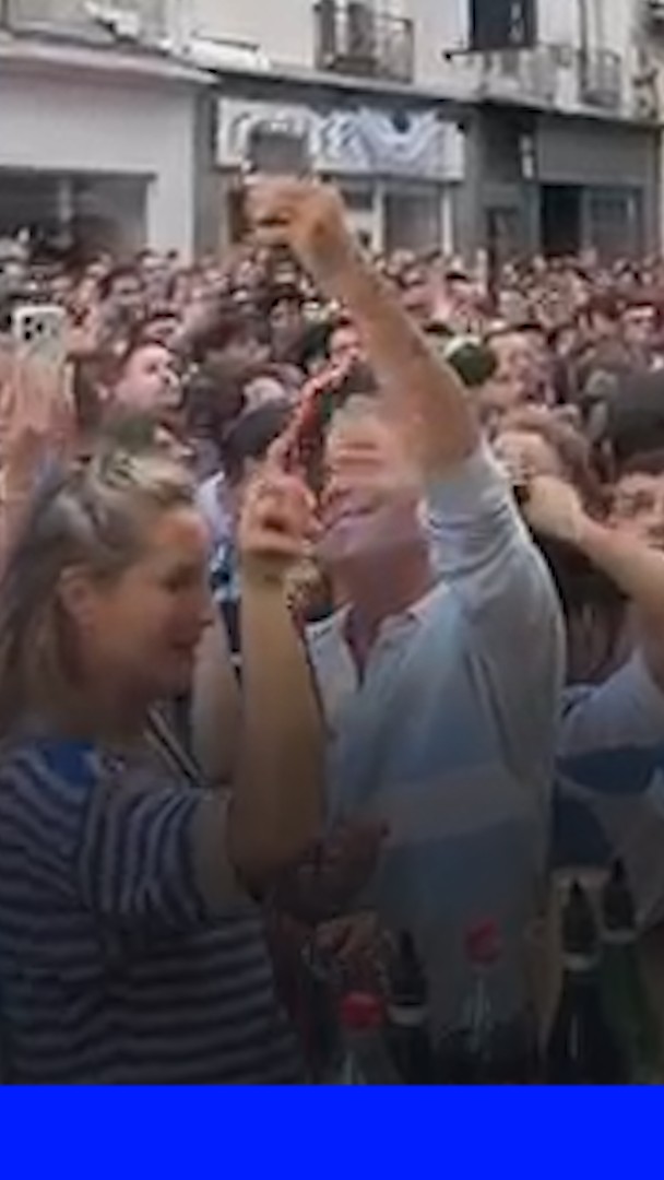 🇦🇷 L'hymne argentin retentit dans les rues de Paris avant le début de la finale