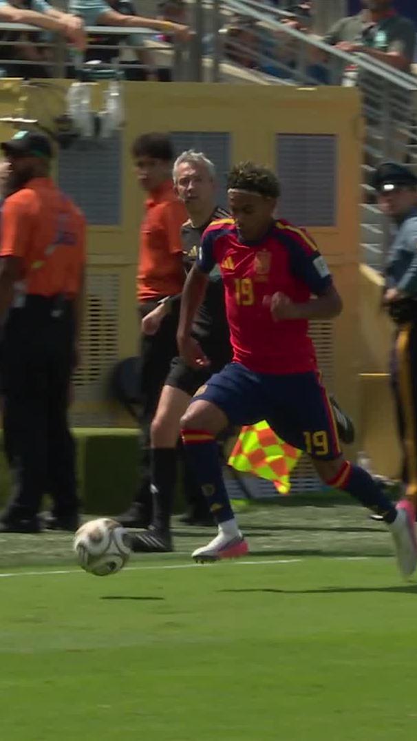 Tagliafico is going to have his hands full against Lamine Yamal 👀⚽ 📺 Stream #FIFAWorldCup on DStv: