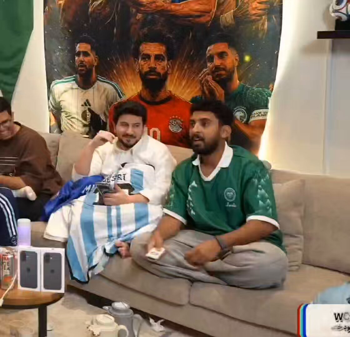 اللهم رب الناس اذهب البأس اشفها انت الشافي لا شفاء الا شفاؤك اللهم اجعل ما اصابها تكفير لذنوبها و رفعة في درجاتها، الله يقومها بالسلامة و يلبسها لباس الصحة والعافية 🤲🏻 دعواتكم لأم الجوهرة بالشفاء يا جماعة الخير