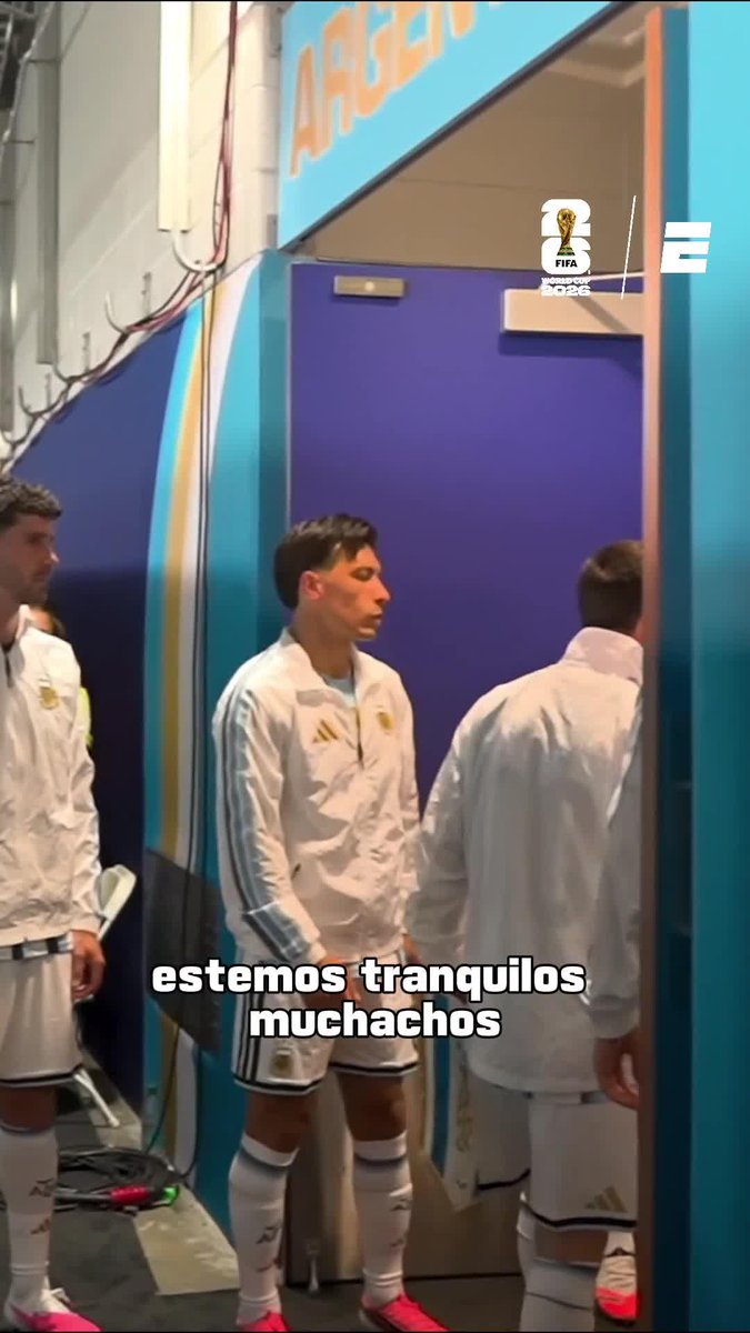 "ESTEMOS TRANQUILO MUCHACHOS, PENSEMOS EN JUGAR NOMÁS. TRANQUILIDAD, OLVIDÉMONOS DE TODO". La arenga del capitán Leo Messi antes de salir a disputar la final ante España. ⚽ #ESPNMundial 📺 Mirá los mejores partidos de la #FIFAWorldCup por ESPN, en el Plan Premium de #DisneyPlus
