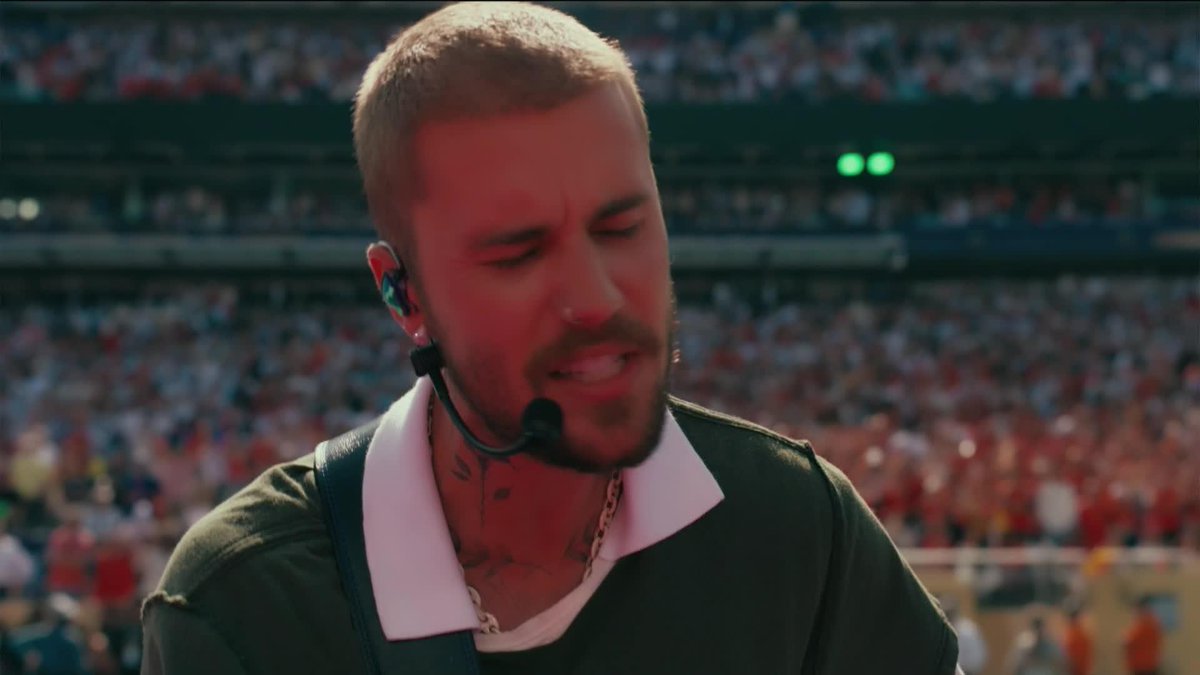 Justin Bieber performs "EVERYTHING HALLELUJAH" at the #FIFAWorldCup Halftime Show!