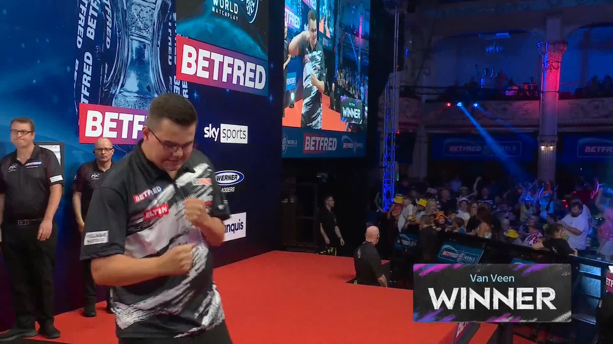 VICTORY FOR VAN VEEN! 🇳🇱 Clinical display from Gian van Veen! The Dutch number one defeats Krzysztof Ratajski 10-6 to open his title challenge at the Winter Gardens! 📺 #MatchplayDarts
