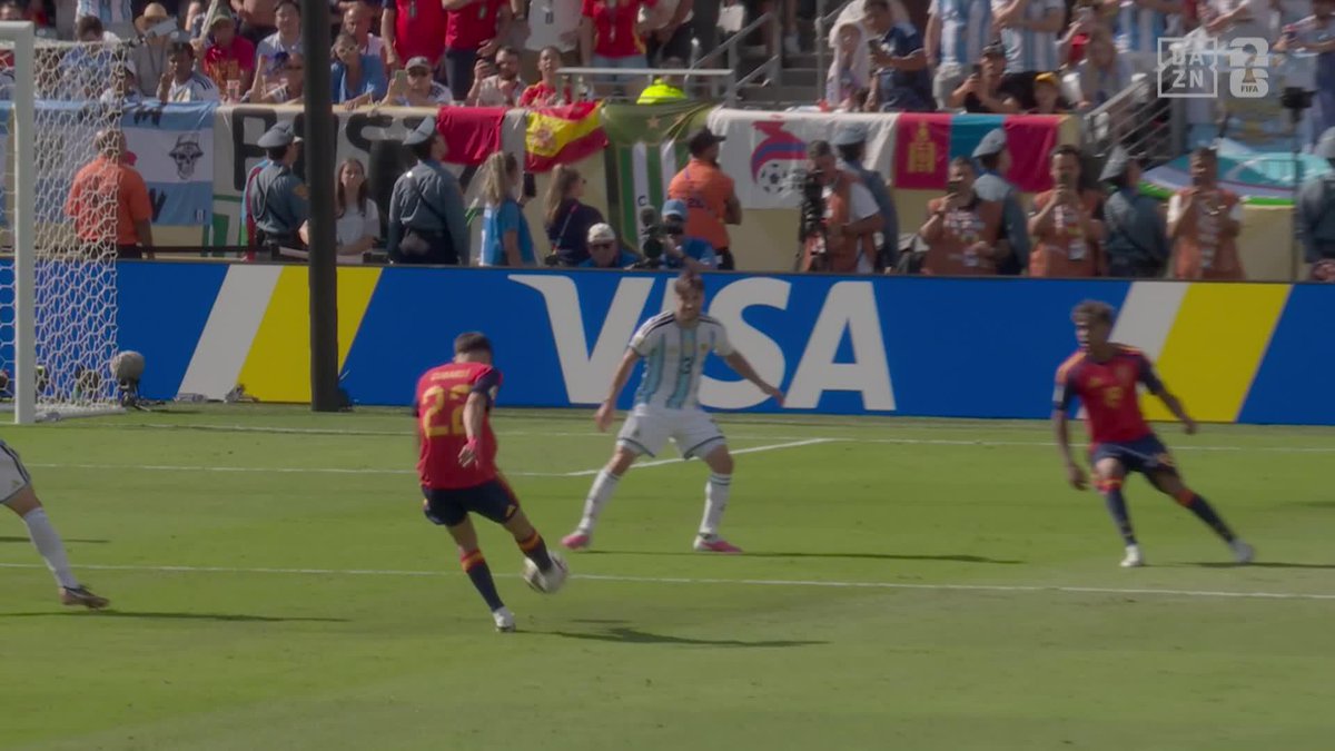 LA PARADA DEL DIBU AL TIRO DE CUBARSÍ #DAZNMundial