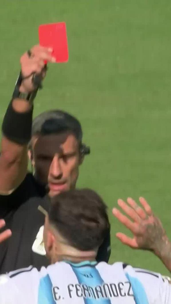 Enzo Fernández receives his marching orders 😲🟥 Argentina are down to 10 for Extra Time and possibly penalties 👀 📺 Stream #FIFAWorldCup on DStv: