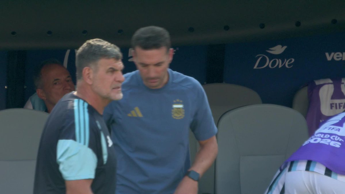¡¡EXPLOTÓ SCALONI!! EL ENTRENADOR ARGENTINO FUE AMONESTADO POR RECLAMAR LA FALTA DE CUCURELLA ANTE SIMEONE. ⚽ #ESPNMundial 📺 Mirá los mejores partidos de la #FIFAWorldCup por ESPN, en el Plan Premium de #DisneyPlus