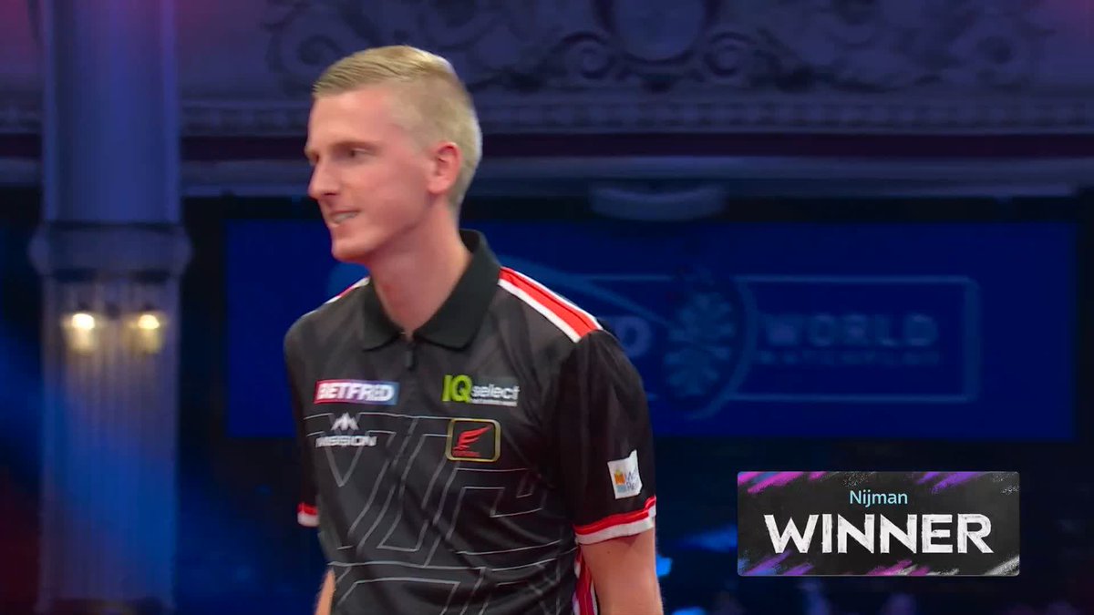 NIJMAN KO'S CHIZZY! Wessel Nijman sets up an all-Dutch affair against Gian van Veen, after sweeping aside Dave Chisnall in his opener! 📺 #MatchplayDarts