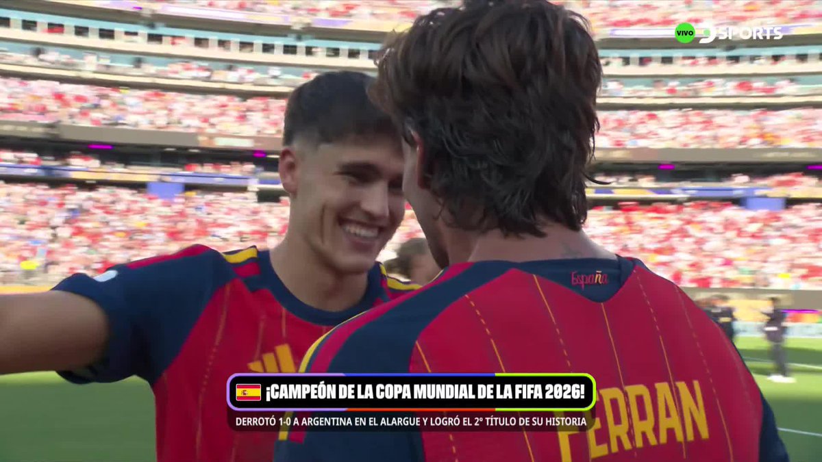 GRACIAS, CAPITÁN Lionel Messi, luego de haber dejado hasta la última gota de sudor. ETERNAMENTE AGRADECIDOS. #MundialEnDSPORTS #FIFAWorldCup