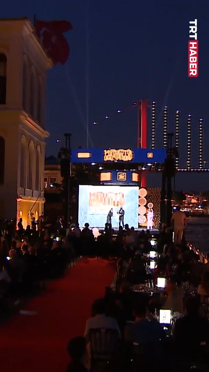 #TRT12Punto2026 ödül töreniyle sona erdi. 113 başvuru arasından finale kalan 12 uzun metrajlı film projesi, uluslararası jürinin değerlendirmesiyle ödüllerini aldı.