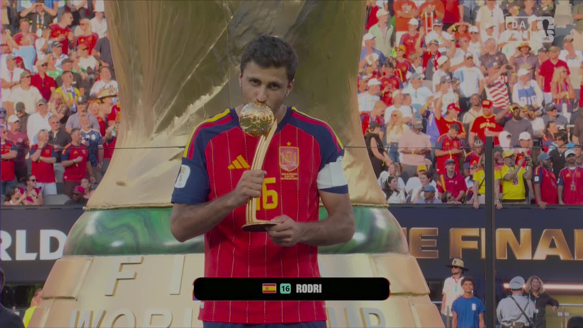 EL BALÓN DE ORO DEL MUNDIAL LA BRÚJULA DE ESTE EQUIPO. NUESTRO CAPITÁN. ¡QUÉ GRANDE ERES, RODRI! 😍 #DAZNMundial