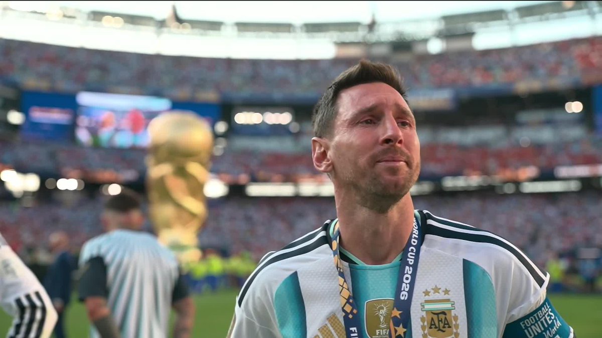 Lionel Messi is emotional as the fans still cheer him on even after losing ❤️ #FIFAWorldCup