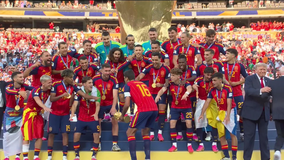 SPAIN HOIST THE WORLD CUP TROPHY! 🏆 #FIFAWorldCup