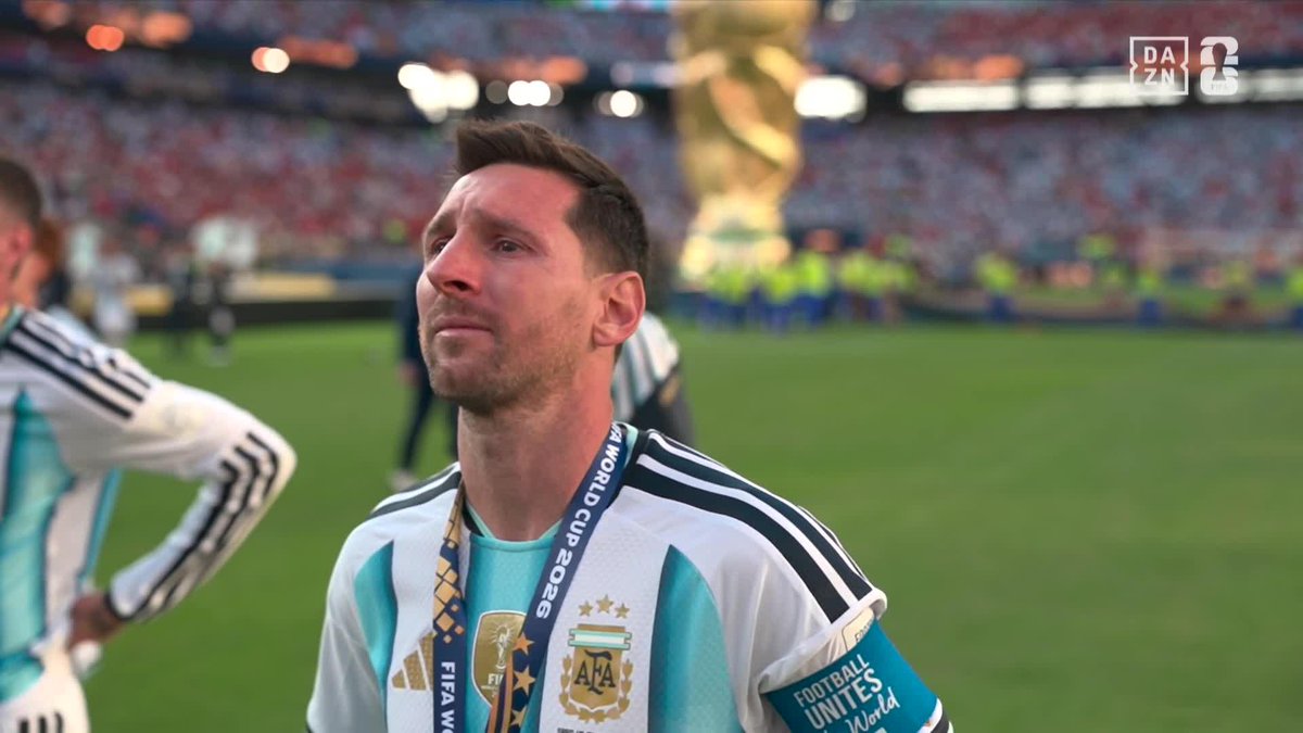 メッシの目には涙 🇦🇷世界中のサポーター、そして選手を虜にした“GOAT” プレーで与えた夢や希望は次世代に受け継がれる 🏆#FIFAワールドカップ 決勝 🆚スペイン×アルゼンチン 📱#DAZN で無料ライブ配信(登録不要) #本気で楽しむならDAZN