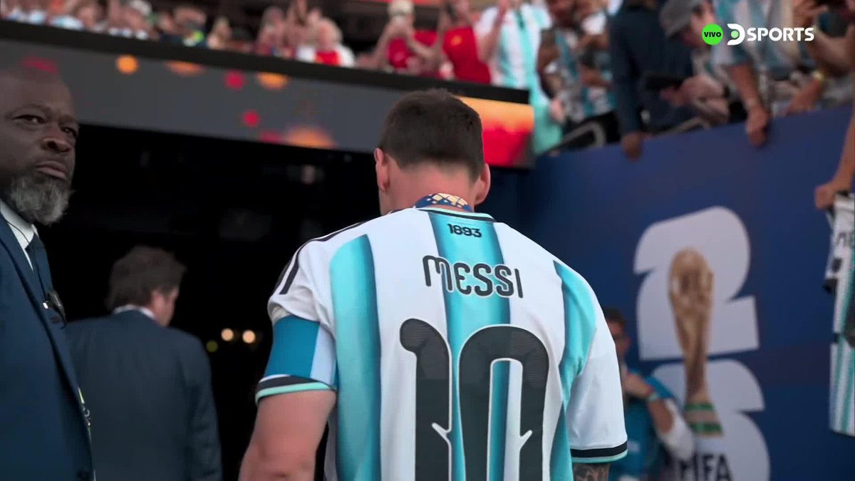 ASÍ SE RETIRÓ LIONEL MESSI DEL CAMPO DE JUEGO #MundialEnDSPORTS #FIFAWorldCup