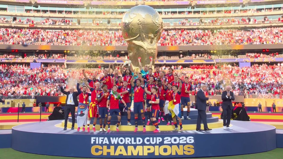 شاهد مراسم تتويج منتخب إسبانيا بلقب كأس العالم FIFA 2026™ #كأس_العالم2026